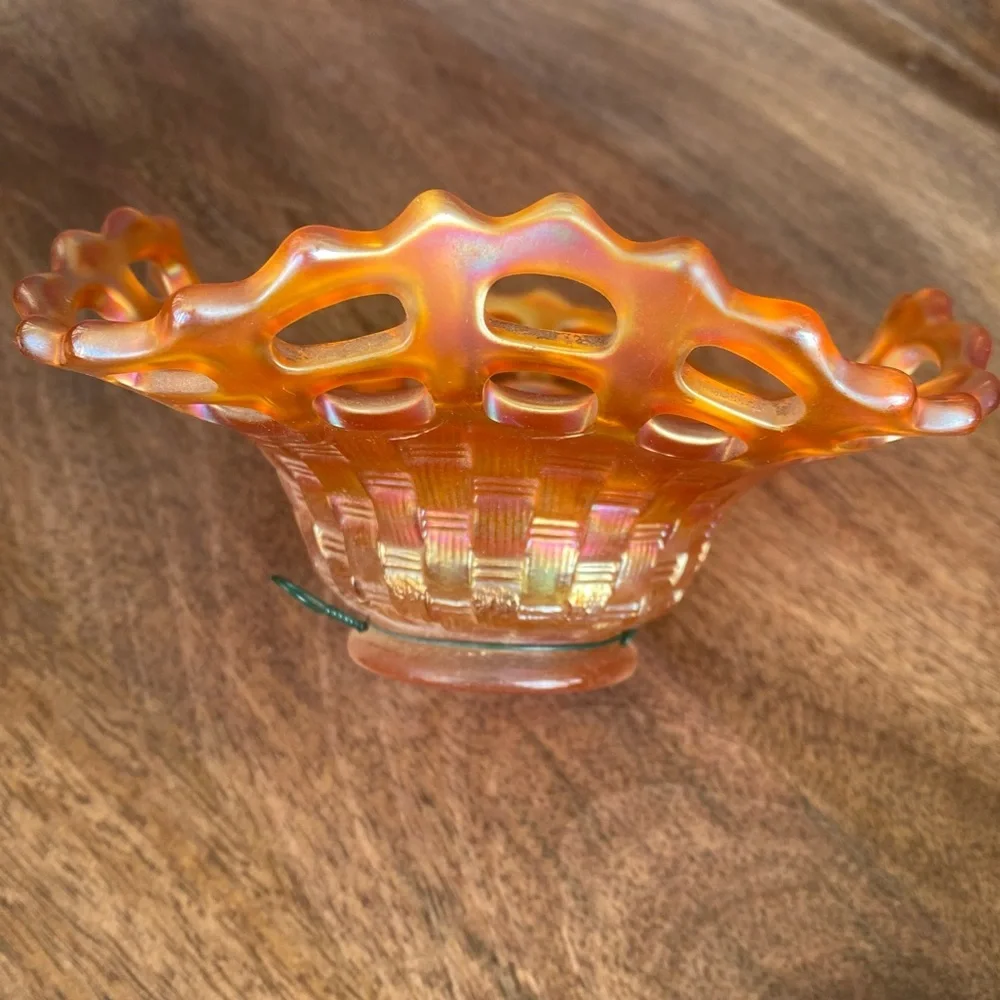 Set Of 2 Vintage Carnival Glass Basket Weave Marigold Dish with Lattice Edge - Picture 4 of 12